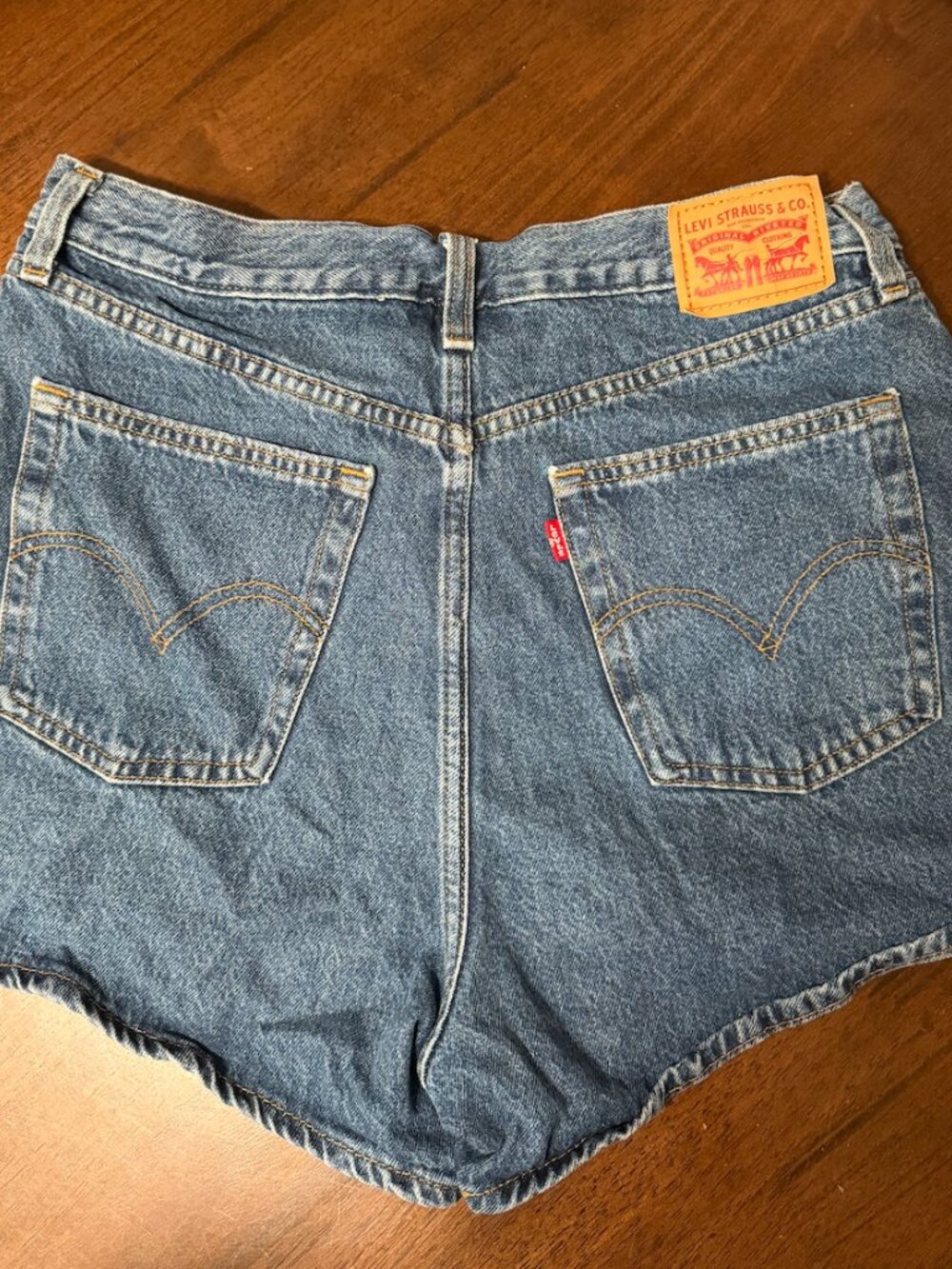 Levi's Women's High-Waisted Denim Mom Short - Picture 3 of 5